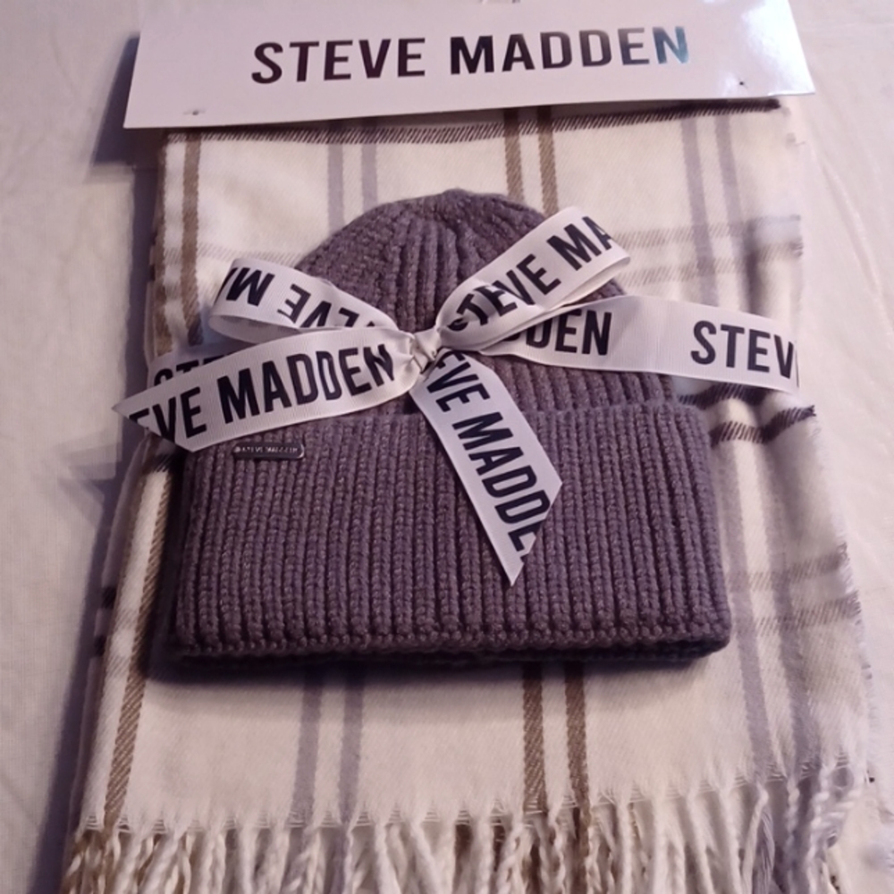 NWT scarf and knit hat set